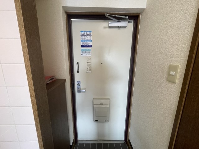 ヴィヴァーチェ若林 玄関