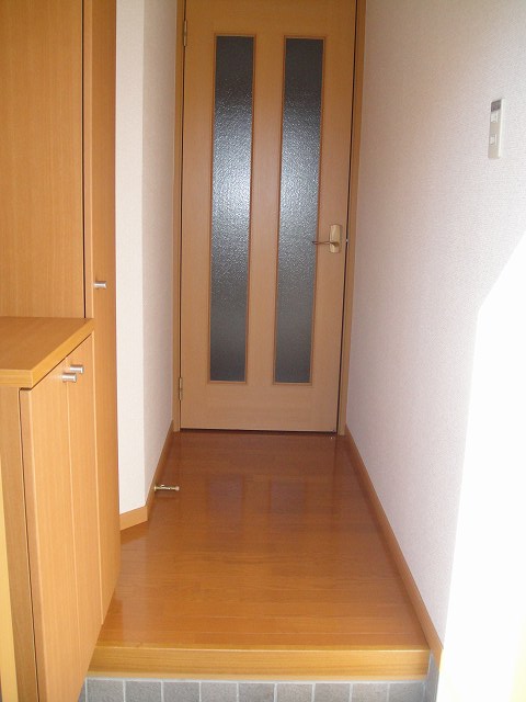 ラフィナートＢ 玄関