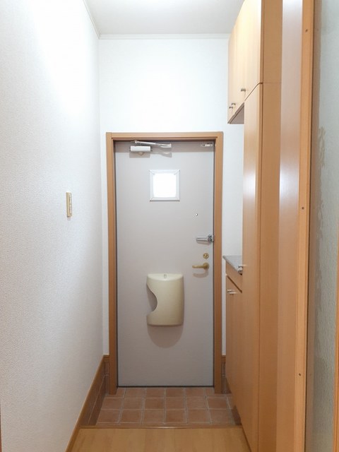 イーズ・ホームⅡ 玄関