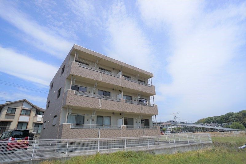 リバーハイツ山神 301号室 外観