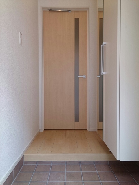 ヒルトップイイダⅣ 玄関