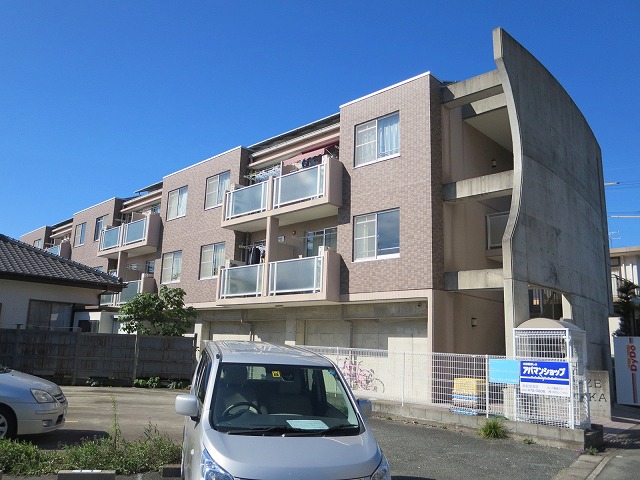 シャンツェ富塚 203号室 外観
