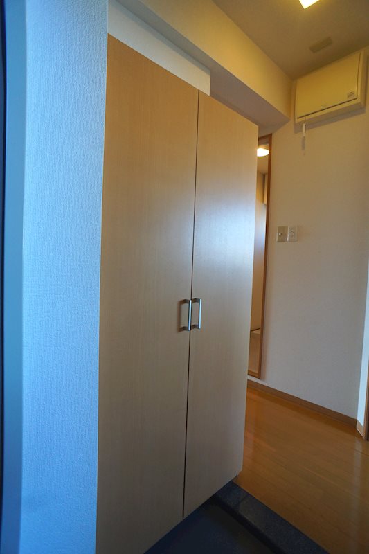 アクアブロー２ 玄関