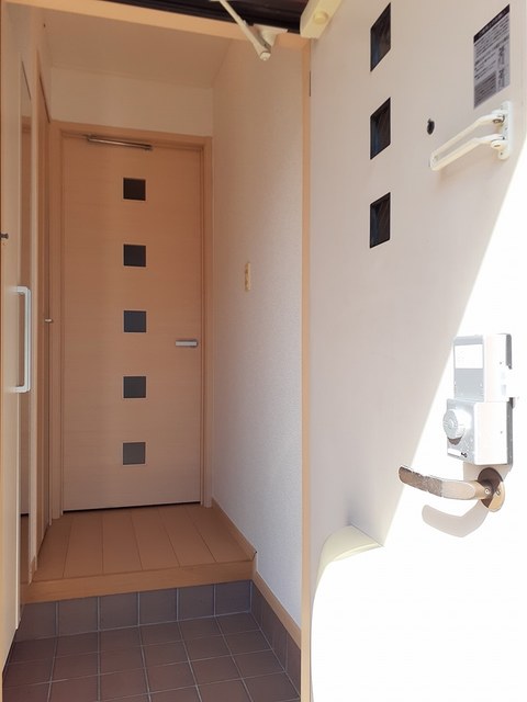 サンリットヒルズＡ 玄関
