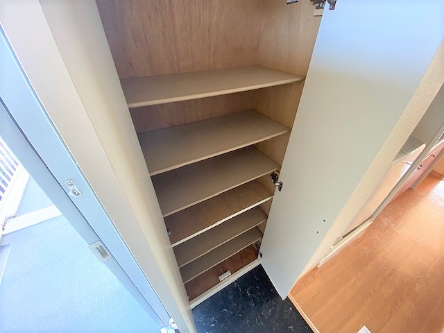 レオパレスエルドラド　新居 玄関