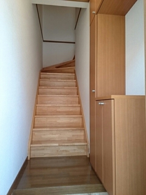 チェスターコートＡ 玄関