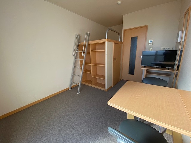 レオパレスあめやⅢ リビング