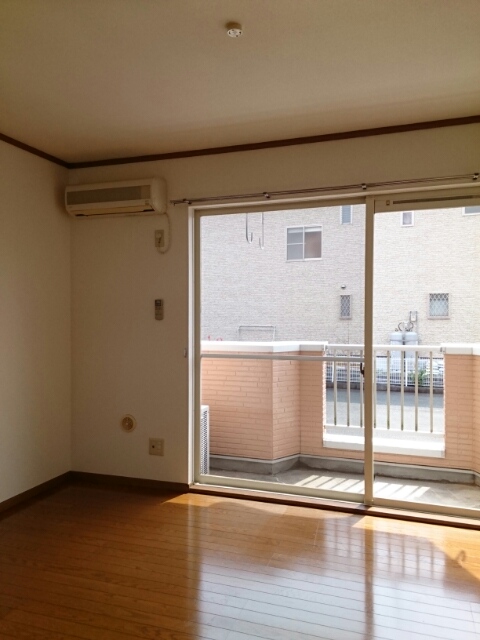 バン・ページュＴＷＯ リビング