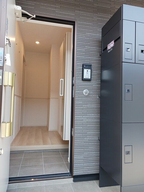 エヌ・ケー　フィールド 玄関