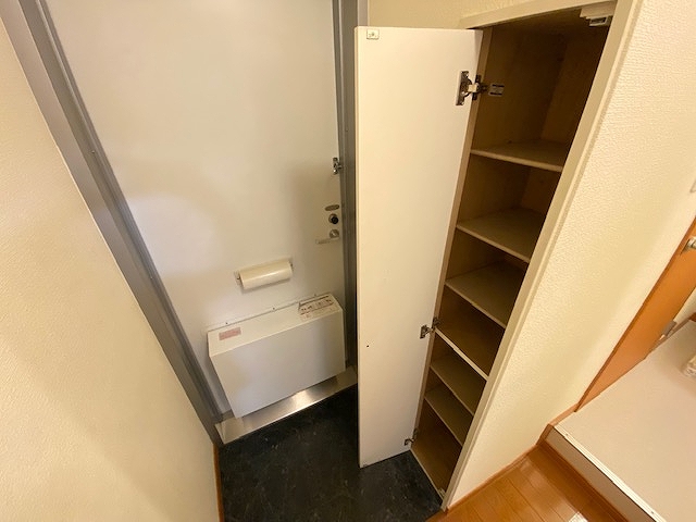 レオパレスあめや 玄関