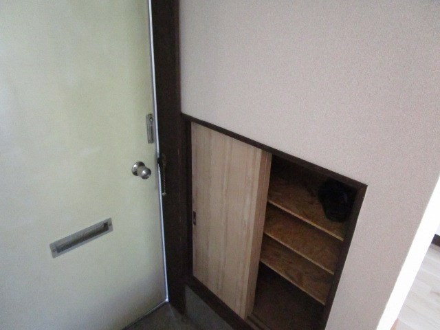 レイクコーポＢ 玄関