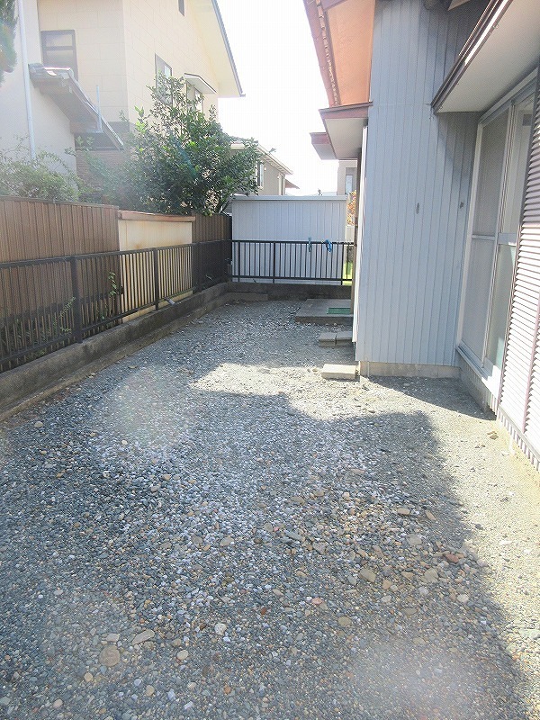 袴田様貸家（佐鳴台４－３７－３０・３１） 駐車場