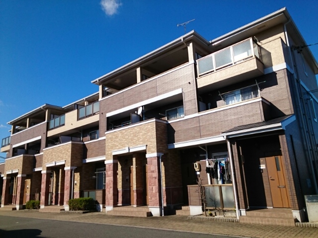 ヴァン・コリーヌ 203号室 外観