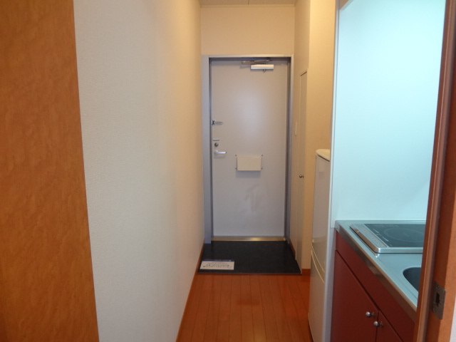 レオパレスさくら館 玄関