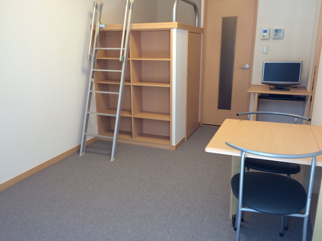 レオパレス殿田 リビング