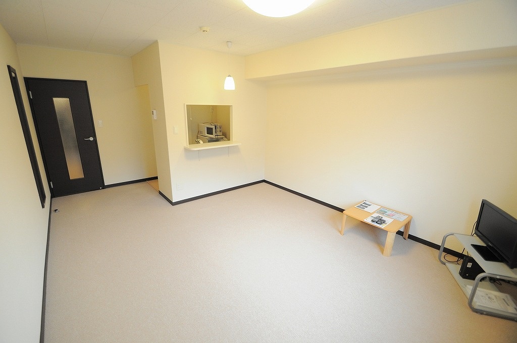 レオネクスト藤Ⅲ リビング