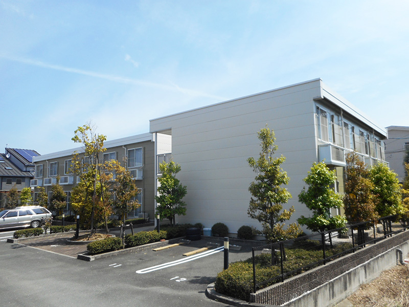 レオパレスワールド 206号室 外観