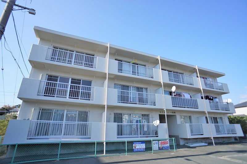 レイクコート富塚 301号室 外観