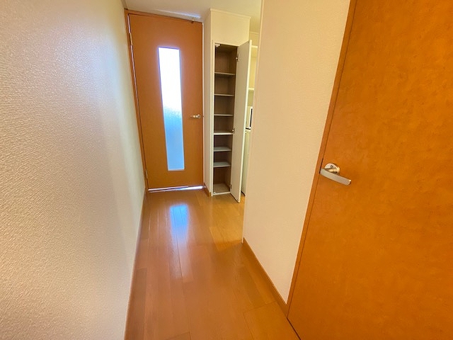 レオパレスオクダ 玄関