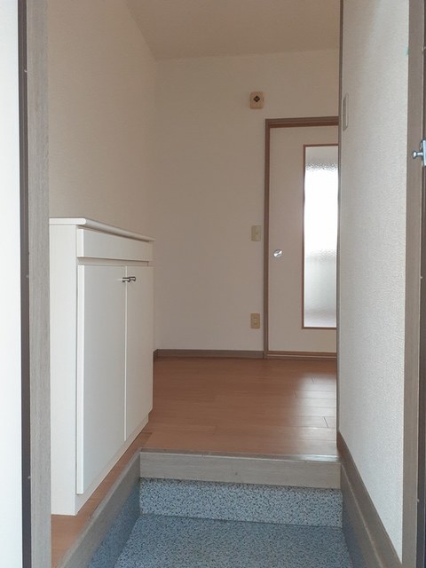 若林弐番館 玄関