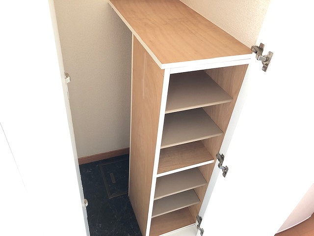 レオパレス広貴 玄関