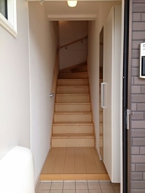 ヘマソラールＡ 玄関