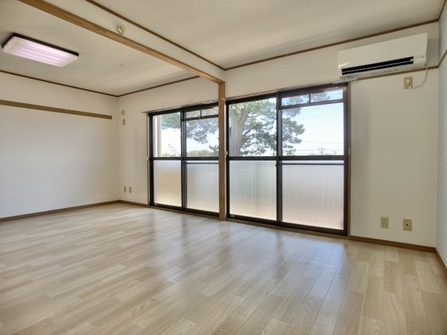 パインクレスト１ リビング