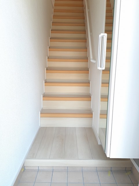 エバーグリーン若林 玄関