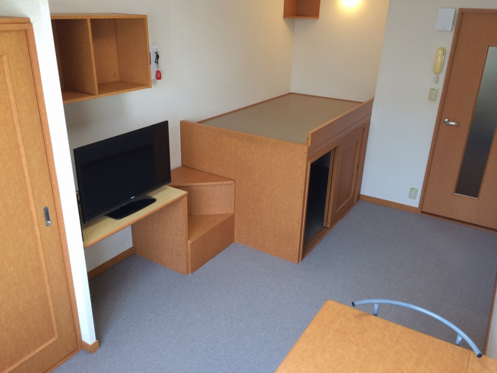 レオパレスリヴァージュオカベＥ リビング