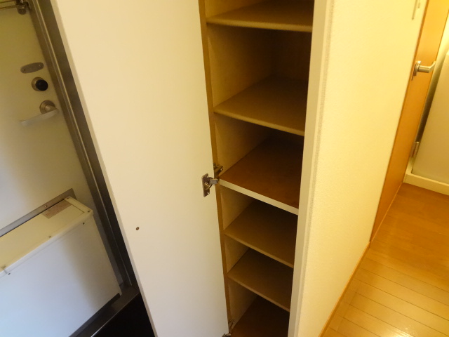 レオパレス藤 玄関