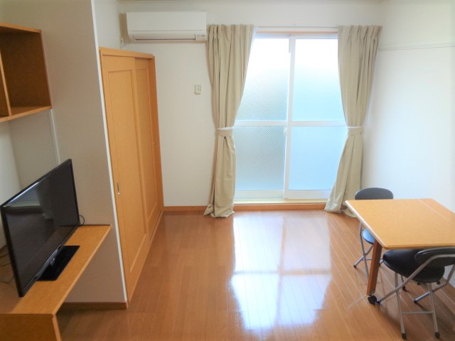 レオパレスシャイン リビング