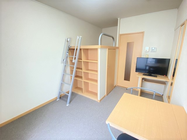 レオパレスさくら坂 リビング