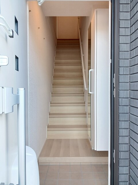 エル　セレーノ 玄関