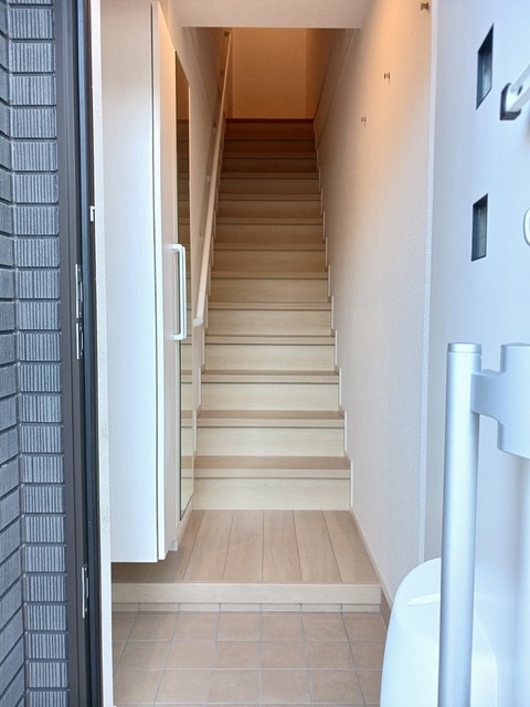 エル　セレーノ 玄関