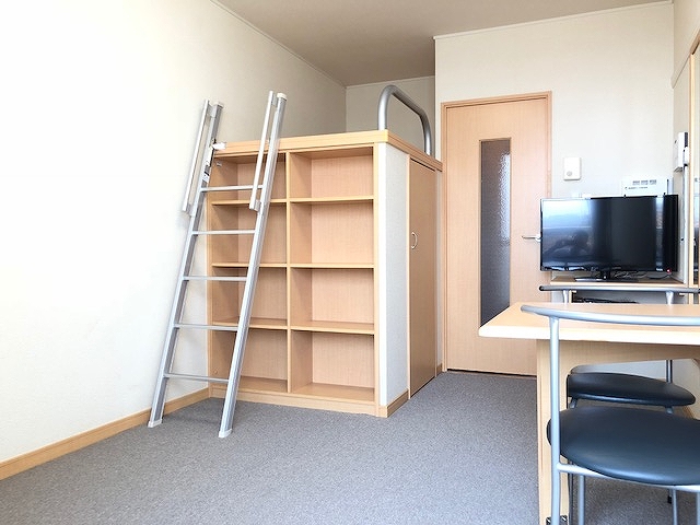 レオパレスチェリービレッジ リビング