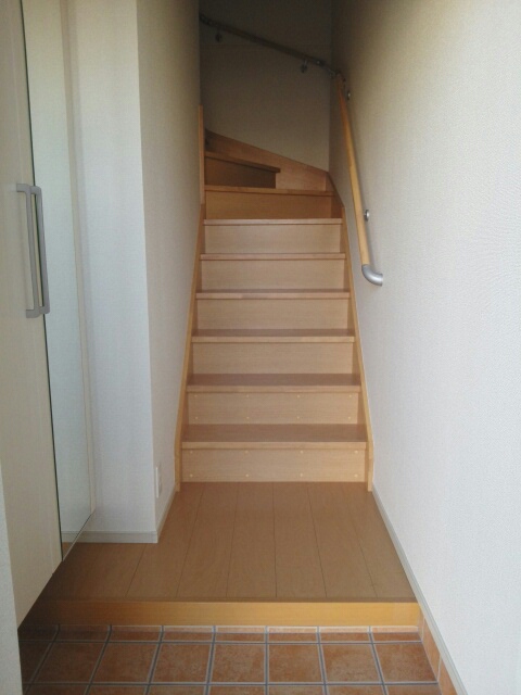 グレイスタウン丸領Ｄ 玄関