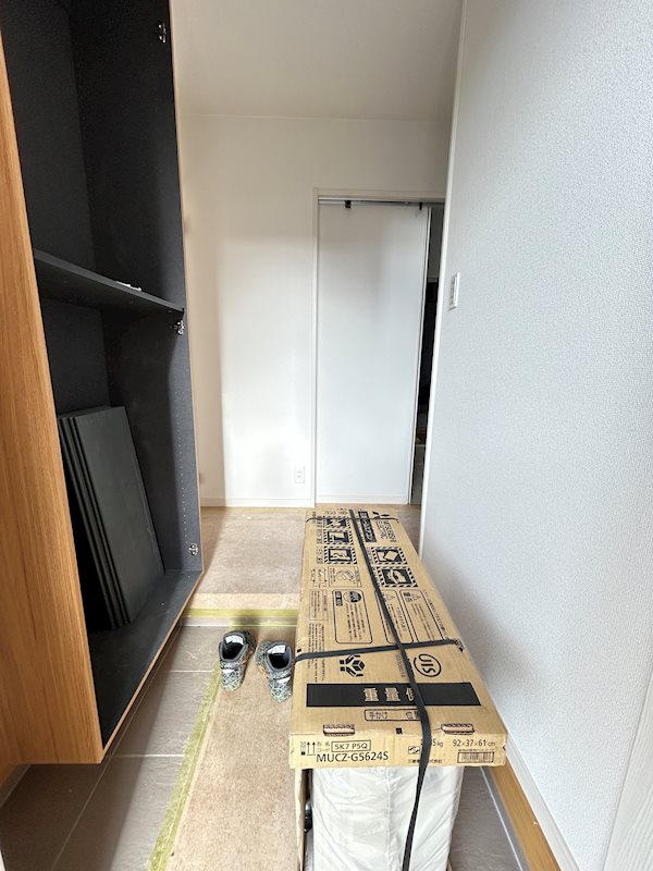 大平台戸建て新築2棟  玄関