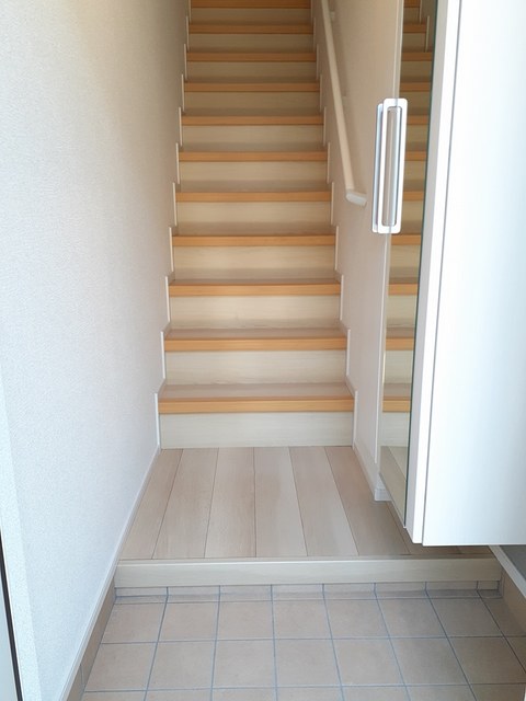 エバーグリーン若林 玄関