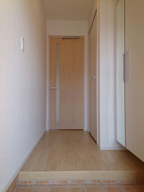 レイクサイドフジミ 玄関