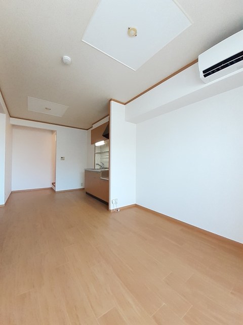 エレナーデ リビング