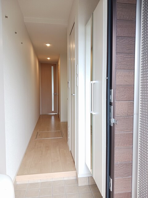 コンテ・ココ　Ｋ 玄関