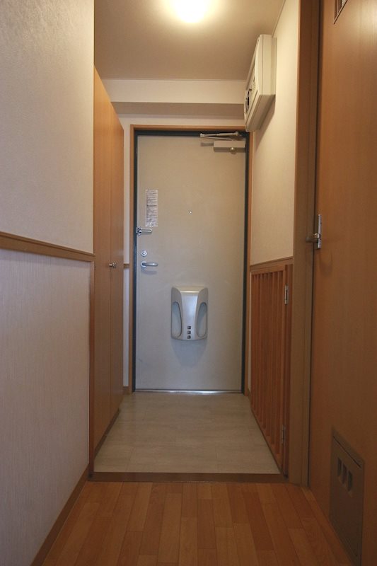 ウィズ・エフⅡ 玄関