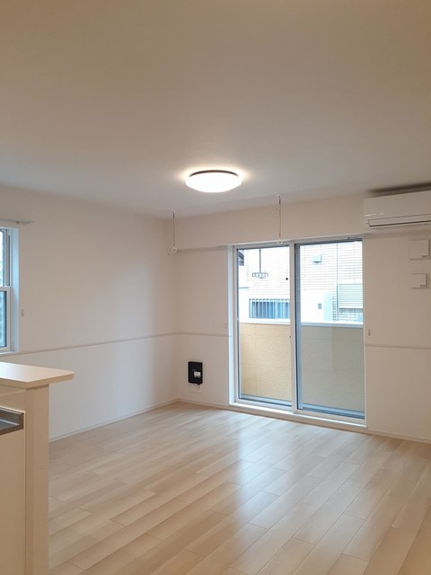 ホワイト　アイリス リビング