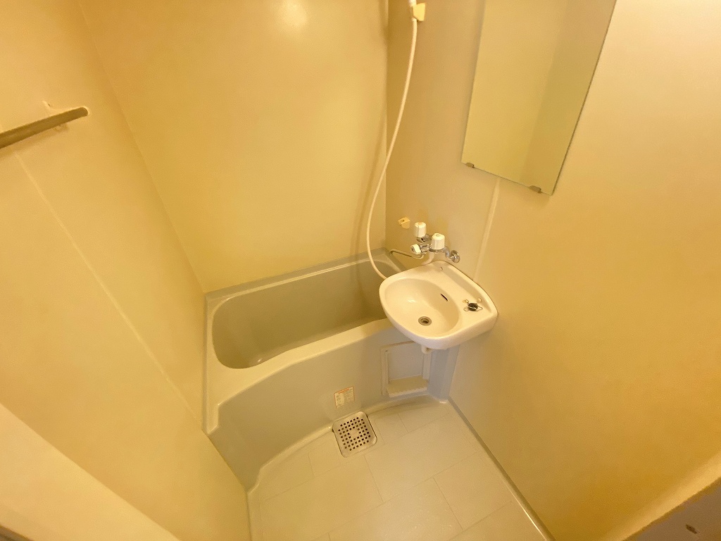 レオパレスオオサワ 風呂画像