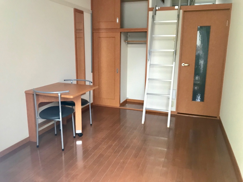 レオパレスエアル リビング