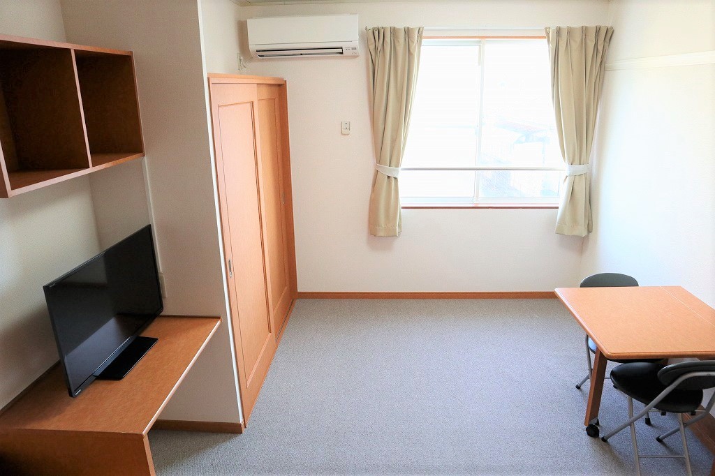 レオパレスアイエス湖西 リビング