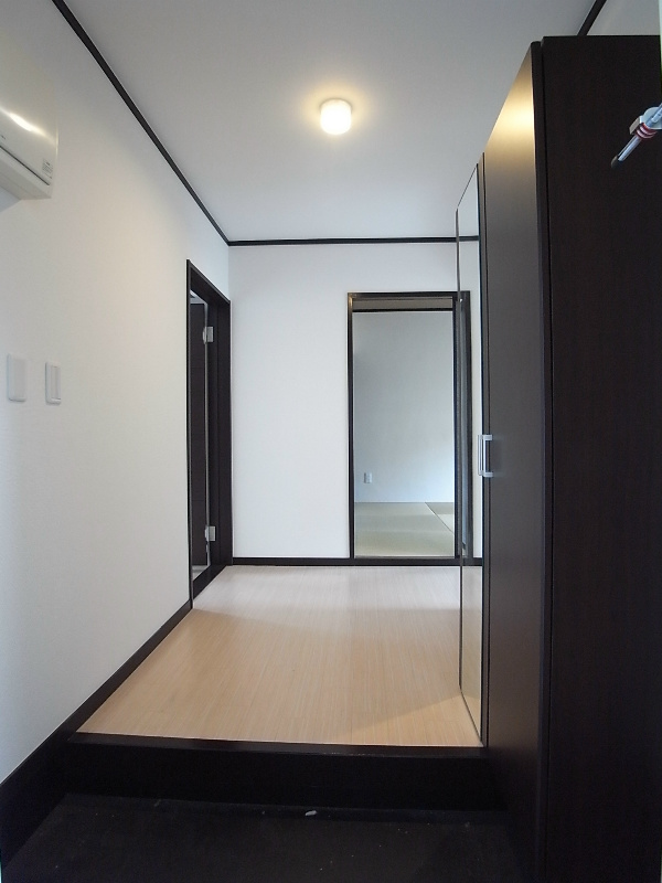 レジデンス四ツ枝 玄関