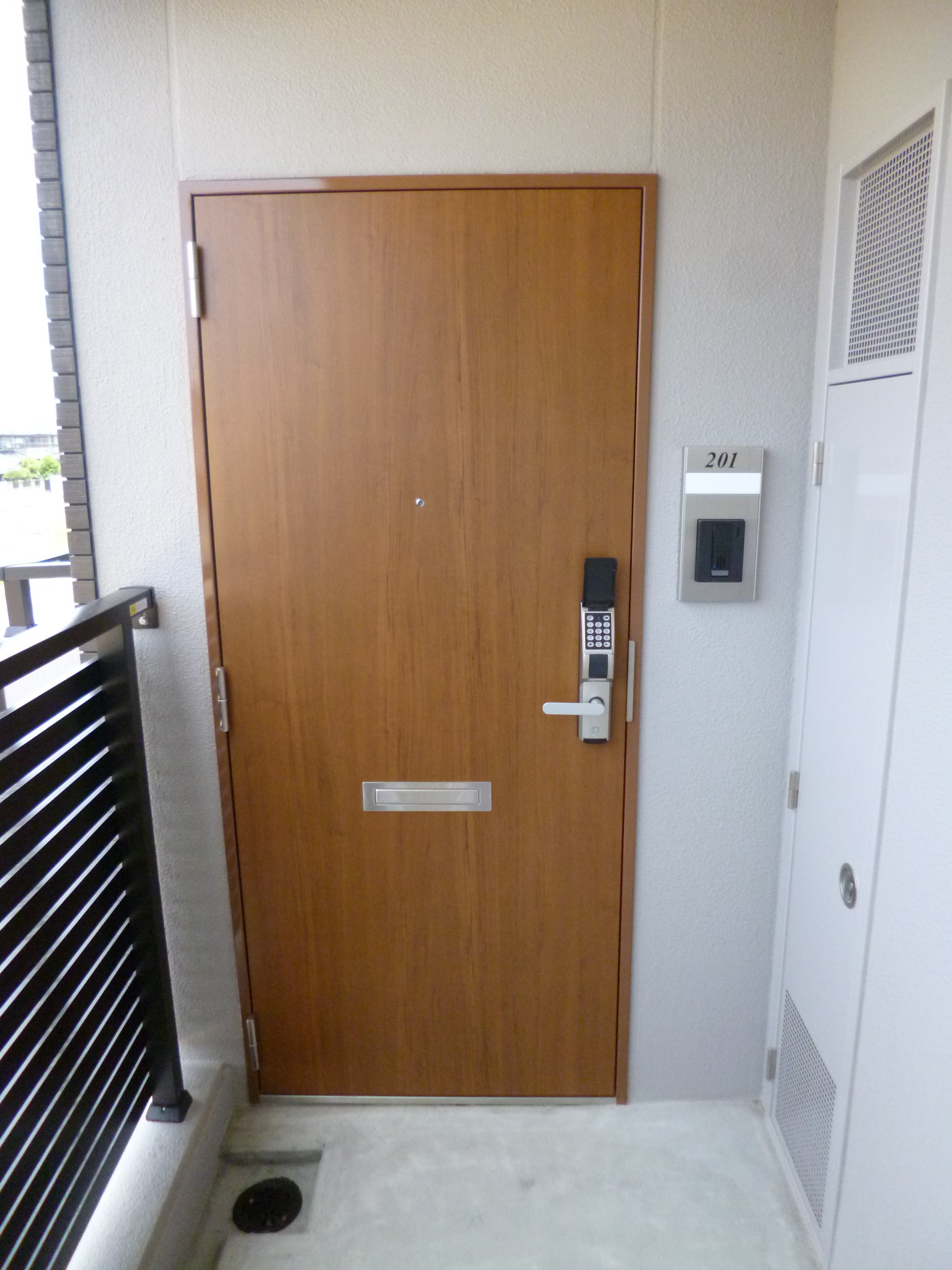 ＶＲＤ若林 玄関