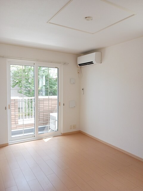 ジョヴァーネ リビング