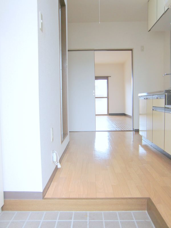 西遠ハイツ 玄関